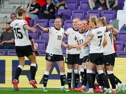 库里轰31+7+7主场力克雄鹿，完虐追梦字母哥空砍34分