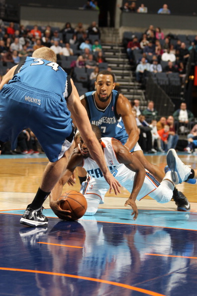 他鼓励队员 他鼓励队员